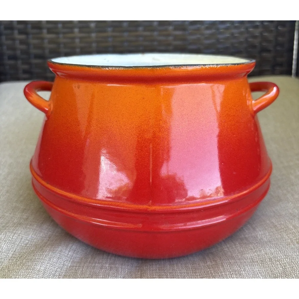Vintage  Descoware Made In Belgium Flame Red Pot Cast Iron Enamel NO Lid 3qt